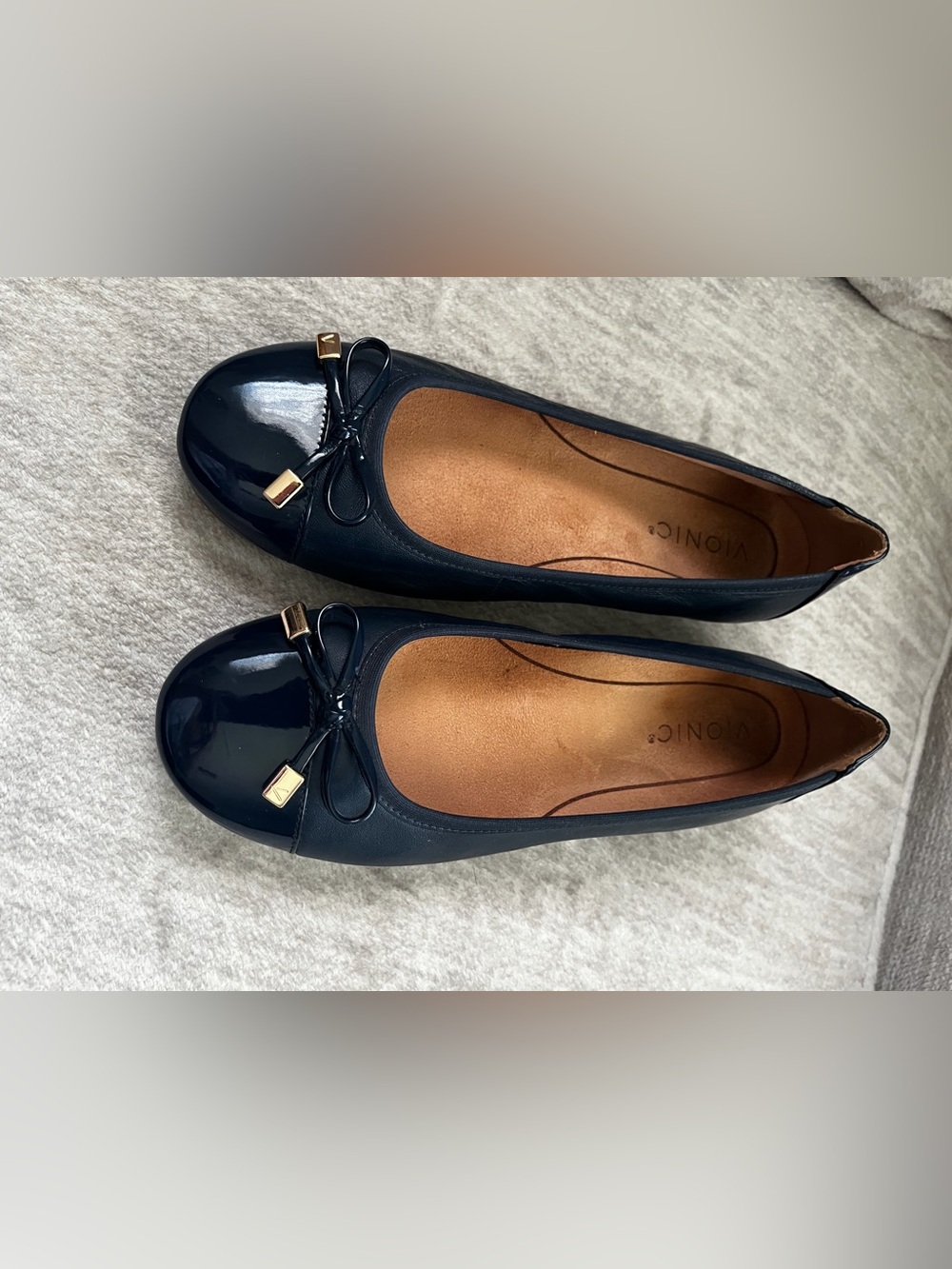 Vionic Navy Leather Minna Skimmer Flats 
Size 6